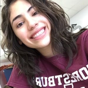 Meet your Posher, Casandra